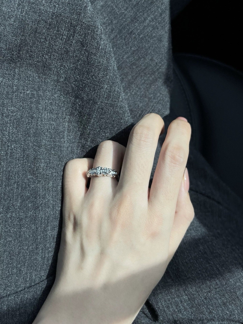 Ch*0me He**ts rings
